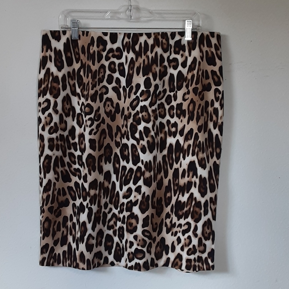 Chico's leopard scuba print pencil skirt 2.5